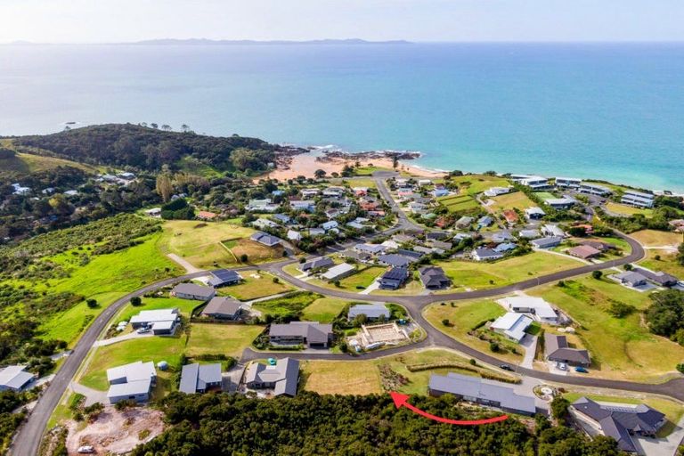 Photo of property in 14 Sunrise Place, Cable Bay, 0420