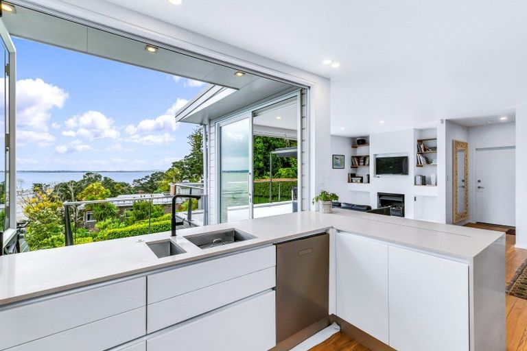 Photo of property in 51 St Michaels Avenue, Point Chevalier, Auckland, 1022
