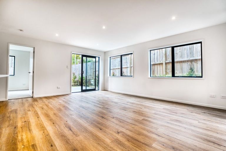 Photo of property in 4/5 Marsh Avenue, Forrest Hill, Auckland, 0620