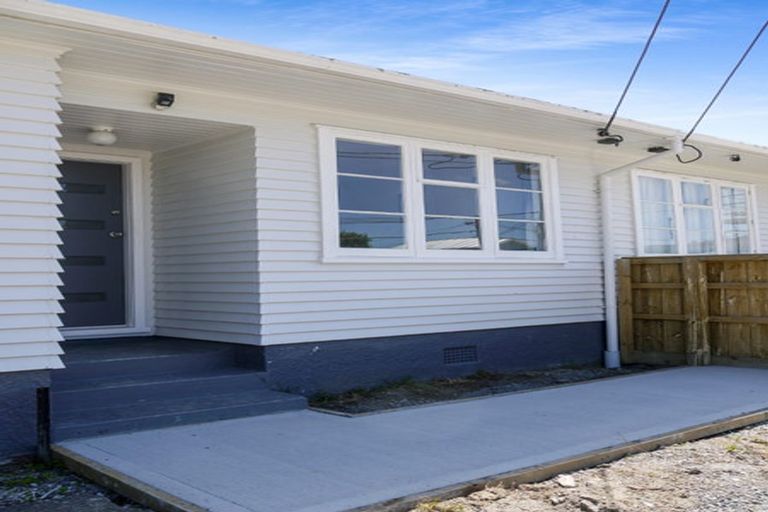 Photo of property in 13-15 Gillespie Street, Taita, Lower Hutt, 5011