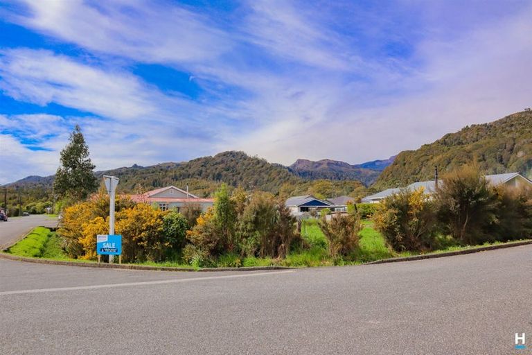 Photo of property in 37 Inverness Street, Dunollie, Runanga, 7803