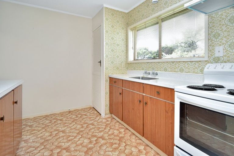 Photo of property in 2/1 Sari Place, Massey, Auckland, 0614