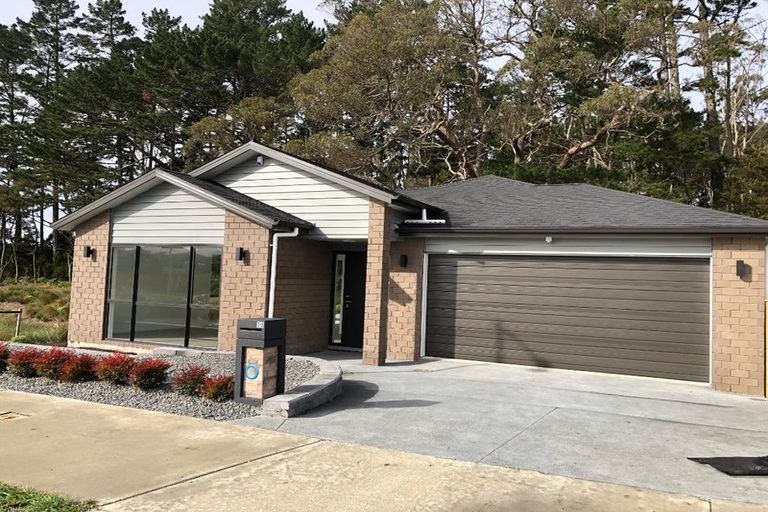 Photo of property in 30 Konoba Avenue, Kumeu, 0810