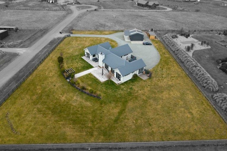 Photo of property in 2 Homestead Avenue, Twizel, 7999