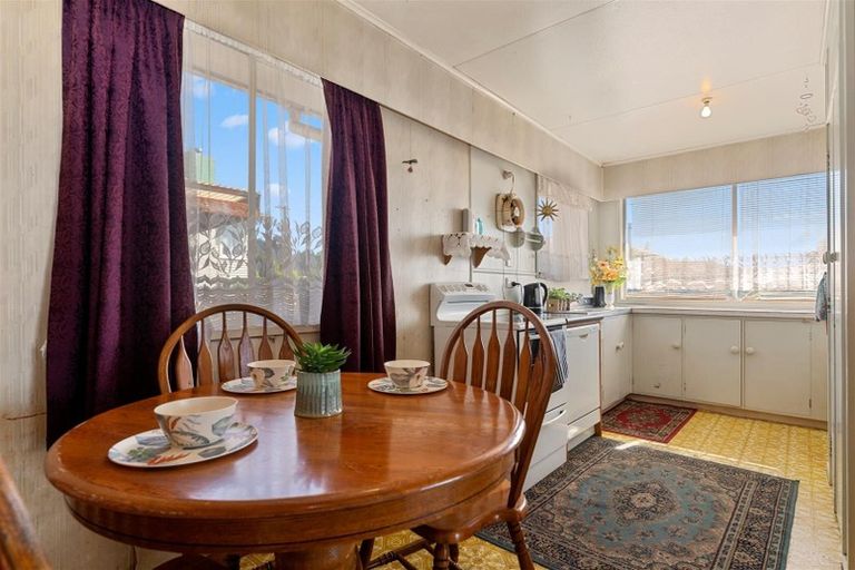 Photo of property in 4 Hawk Place, Selwyn Heights, Rotorua, 3015