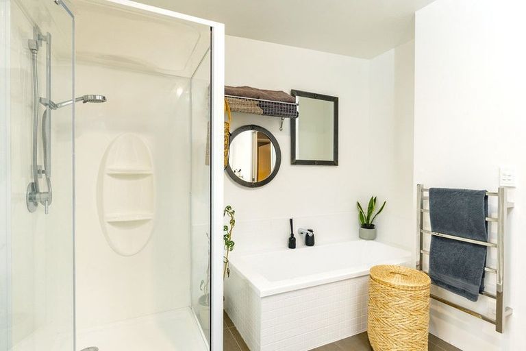 Photo of property in 11 Glentui Place, Waikawa, Picton, 7220