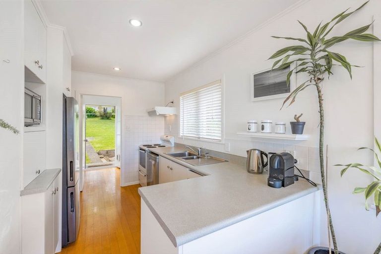 Photo of property in 37 Rosalind Road, Glenfield, Auckland, 0629