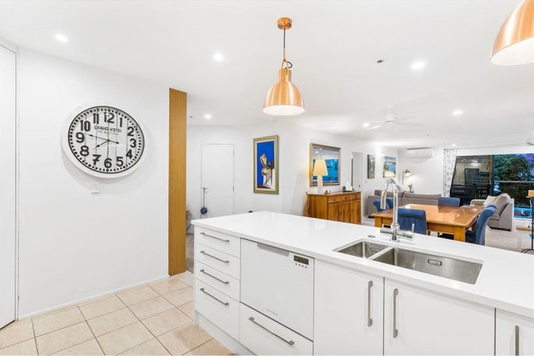 Photo of property in 2c/173 Hurstmere Road, Takapuna, Auckland, 0622