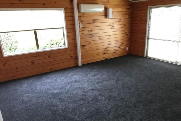 Photo of property in 5 Evanda Crescent, Conifer Grove, Takanini, 2112