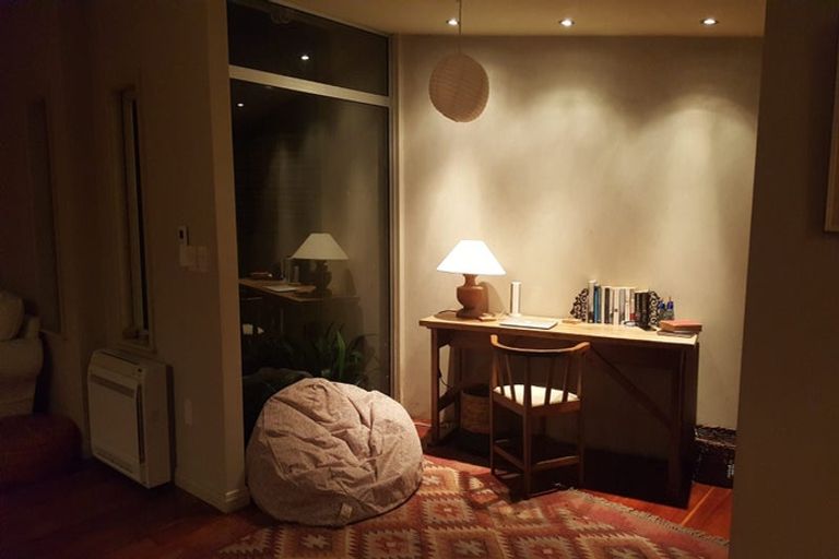 Photo of property in 2 Matipo Street, Eastbourne, Lower Hutt, 5013