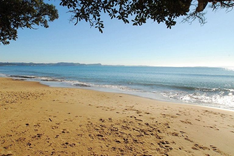 Photo of property in 232 Vipond Road, Stanmore Bay, Whangaparaoa, 0932