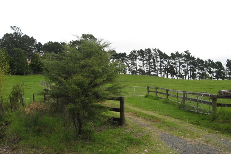 Photo of property in 84 School Road, Waimauku, 0881