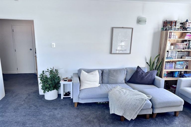 Photo of property in Hobson Court Flats, 65/70 Hobson Street, Thorndon, Wellington, 6011