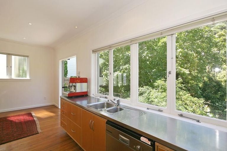 Photo of property in 12 Mahoe Street, Eastbourne, Lower Hutt, 5013