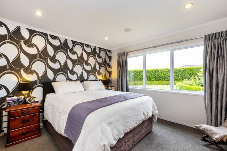 Photo of property in 14 Karoola Place, Havelock North, 4130