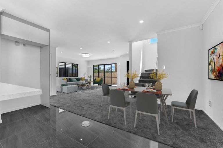 Photo of property in 12 Mcleod Road, Weymouth, Auckland, 2103