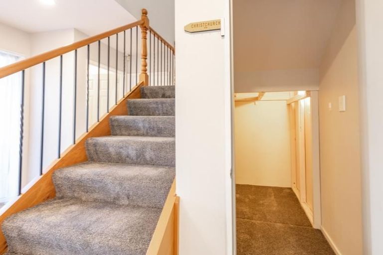 Photo of property in 2 Hatfield Place, Avonhead, Christchurch, 8042