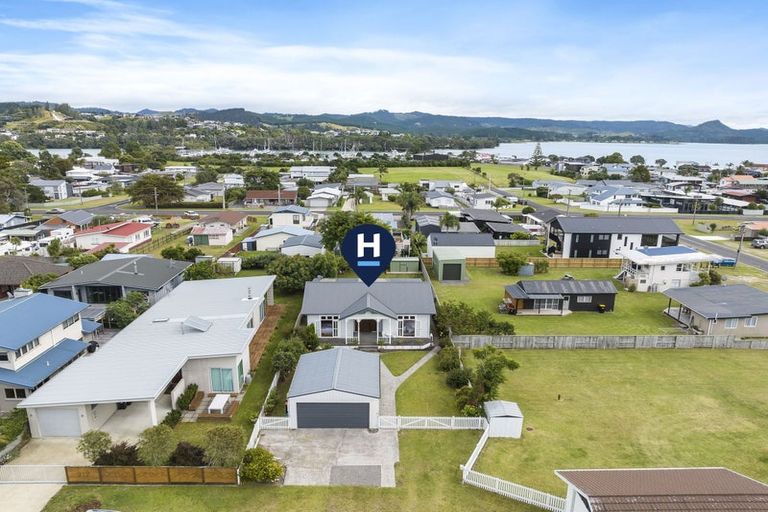 Photo of property in 219 The Square, Whangamata, 3620