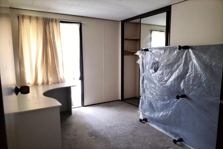 Photo of property in 26 Devonshire Road, Unsworth Heights, Auckland, 0632