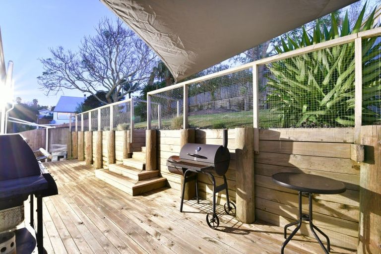 Photo of property in 59 Ferry Road, Arkles Bay, Whangaparaoa, 0932