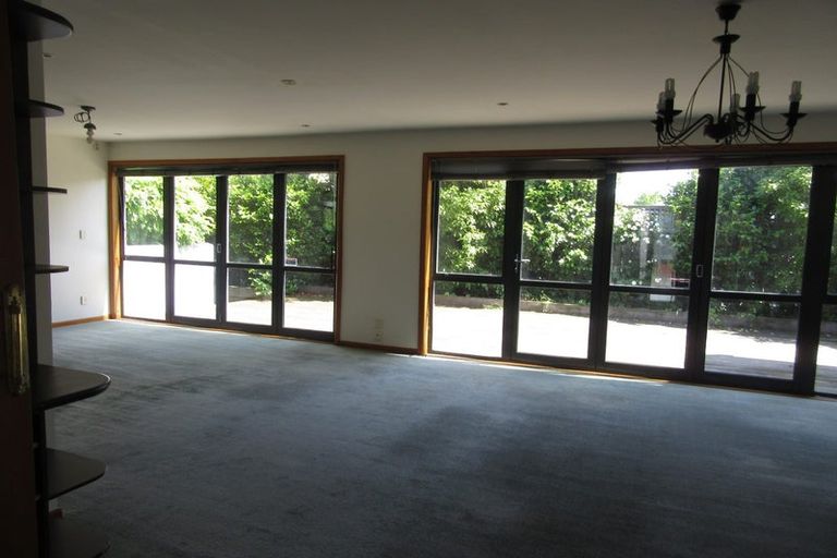 Photo of property in 302 Riccarton Road, Upper Riccarton, Christchurch, 8041