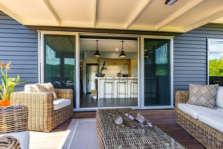Photo of property in 11 Glentui Place, Waikawa, Picton, 7220
