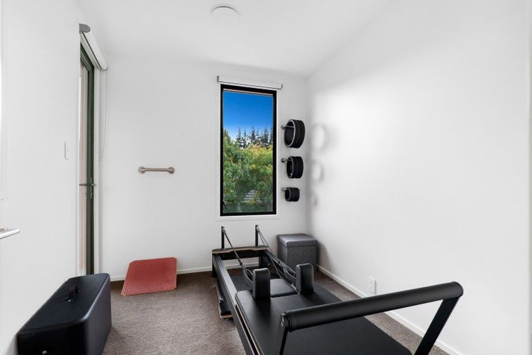 Photo of property in 16 Ridgewood Place, Shirley, Christchurch, 8061