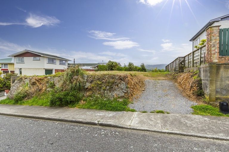 Photo of property in 64 Southgate Road, Southgate, Wellington, 6023