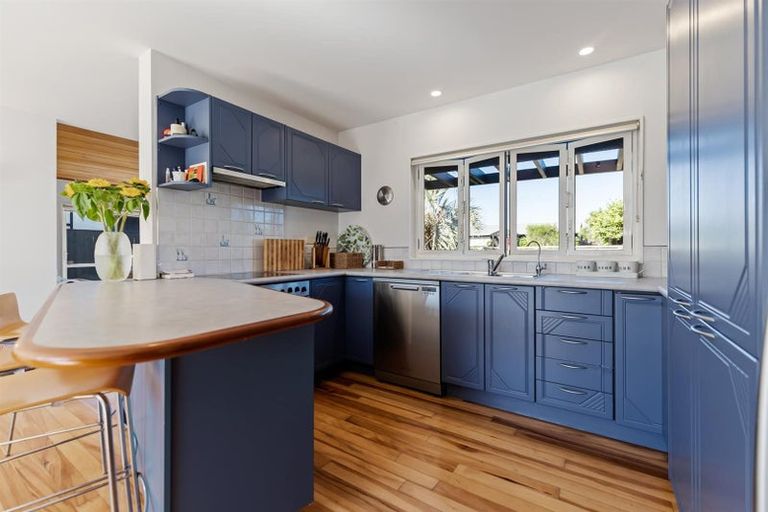 Photo of property in 28 Success Court, Omaha, 0986