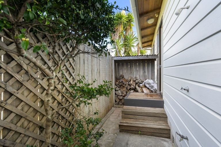 Photo of property in 202 Beverley Terrace, Whangamata, 3620