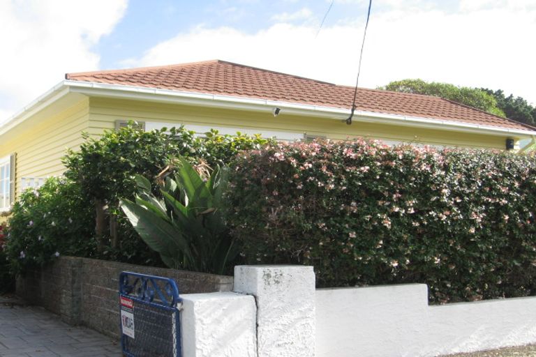 Photo of property in 8 Bentinck Avenue, Strathmore Park, Wellington, 6022