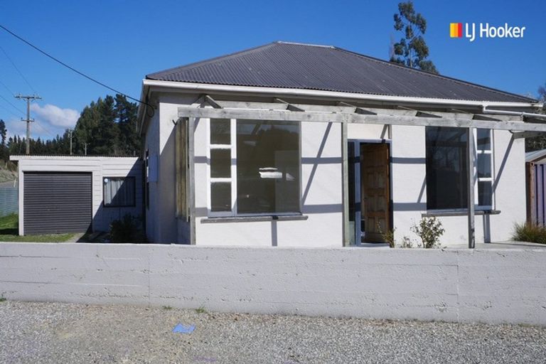 Photo of property in 1 Tiverton Street, Palmerston, 9430