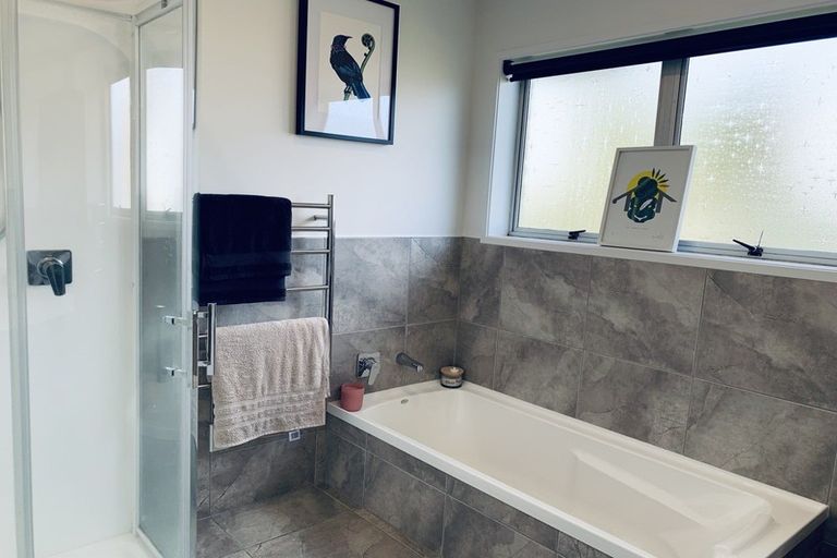 Photo of property in 43 Russleigh Drive, Dinsdale, Hamilton, 3204