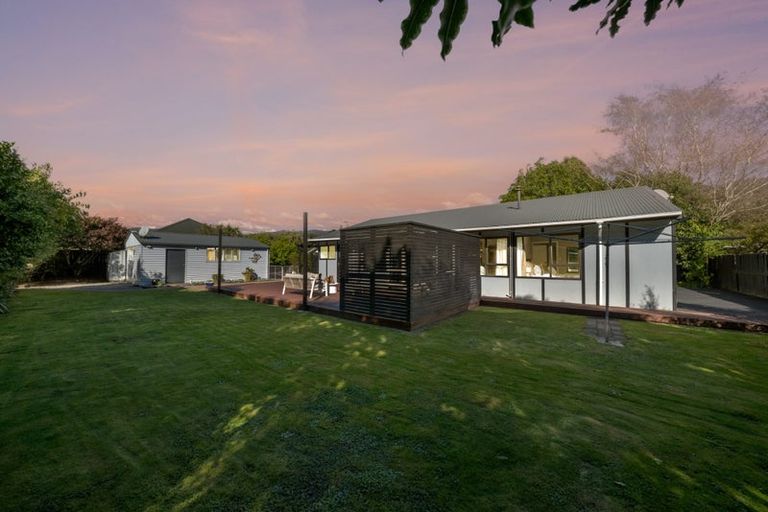 Photo of property in 39b Gemstone Drive, Birchville, Upper Hutt, 5018