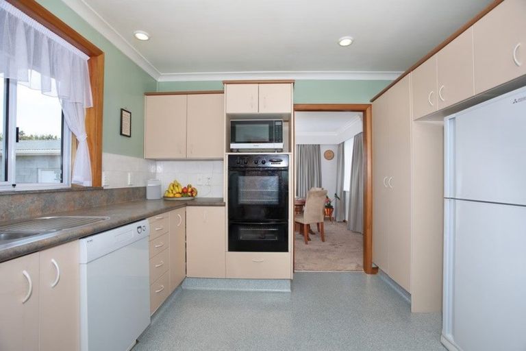 Photo of property in 17 Henare Street, West End, Palmerston North, 4412