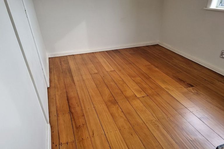 Photo of property in 602 East Coast Road, Pinehill, Auckland, 0630