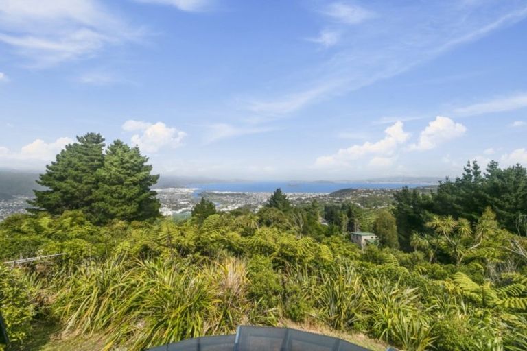 Photo of property in 266 Normandale Road, Normandale, Lower Hutt, 5010