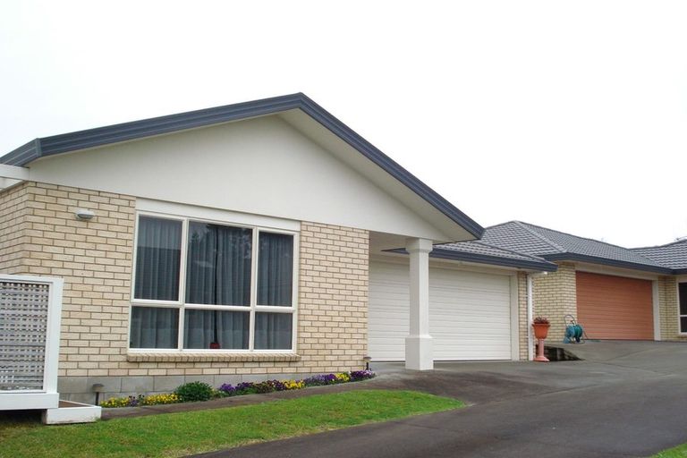 Photo of property in 5 Stableford Drive, Pyes Pa, Tauranga, 3112