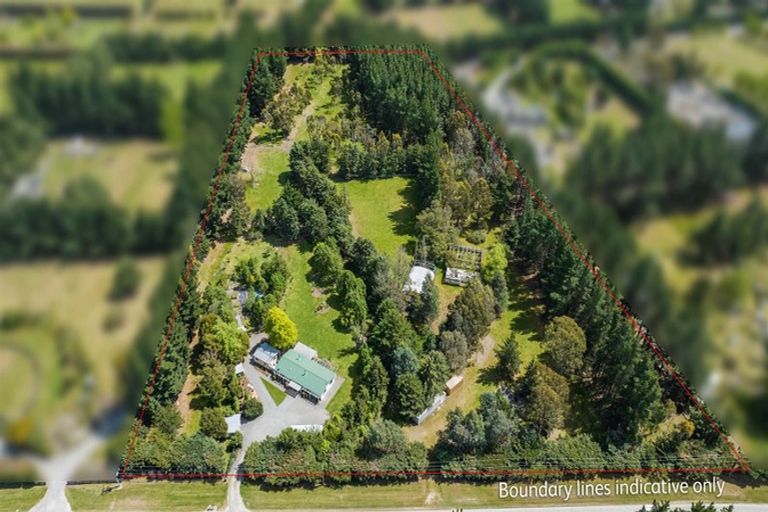 Photo of property in 61 Scarlet Oak Drive, West Melton, Christchurch, 7671