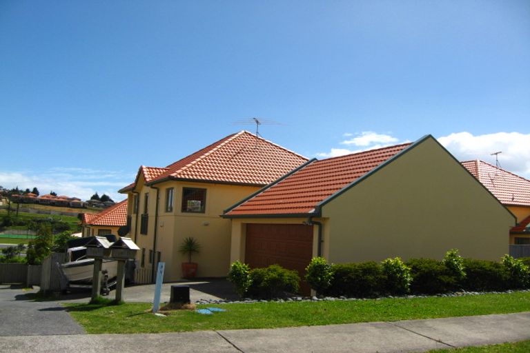 Photo of property in 16 Parkwood Crescent, Gulf Harbour, Whangaparaoa, 0930