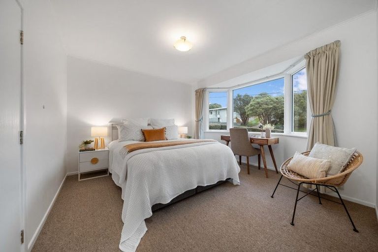 Photo of property in 37 Black Rock Road, Newlands, Wellington, 6037