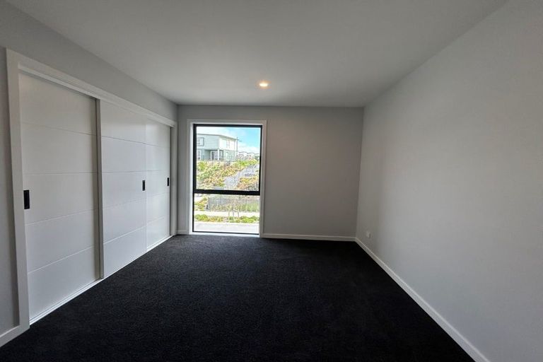 Photo of property in 28 Koreke Close, Kenepuru, Porirua, 5022