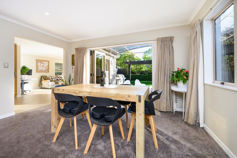 Photo of property in 6 Alan Street, Palmerston North, 4414