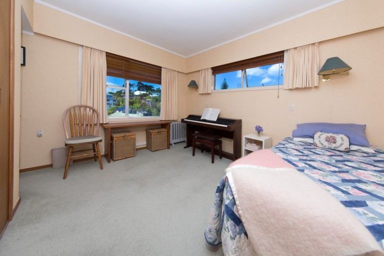 Photo of property in 5 Elizabeth Place, Mairangi Bay, Auckland, 0630