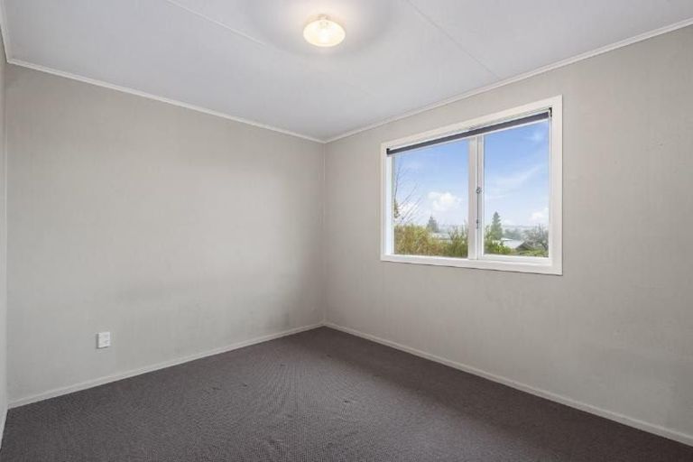 Photo of property in 70 Te Hatepe Avenue, Taupo, 3330