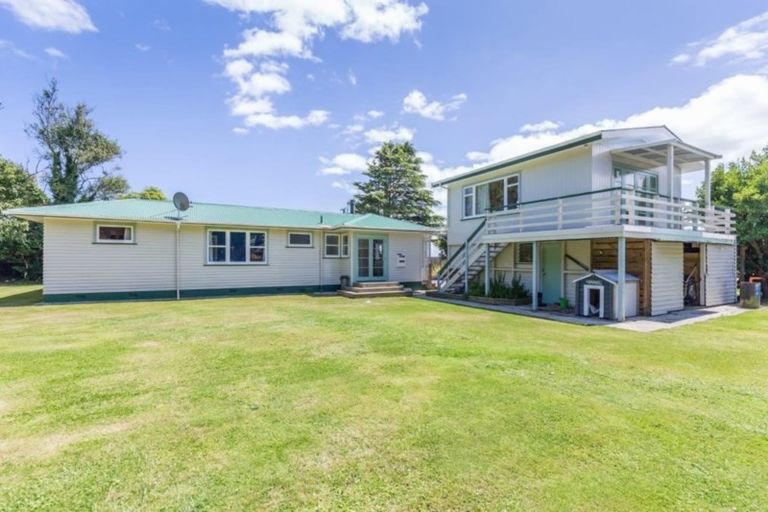 Photo of property in 432 Kawiu Road, Levin, 5510
