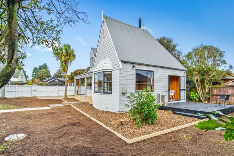 Photo of property in 101 Waratah Street, Avondale, Christchurch, 8061