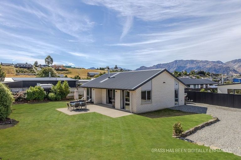 Photo of property in 8 Pennycook Place, Lake Hawea, Wanaka, 9382