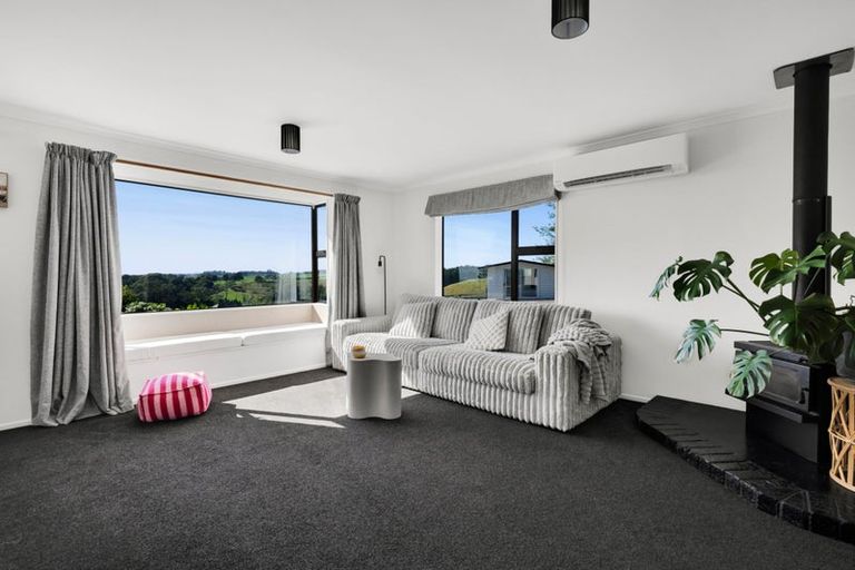 Photo of property in 805 Richmond Road, Lepperton, New Plymouth, 4373