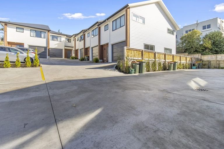 Photo of property in 2/20 Hunter Street, Hamilton Lake, Hamilton, 3204